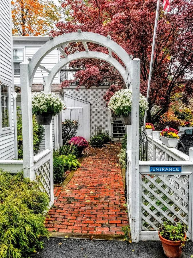 Clark Currier Inn Ньюберипорт Экстерьер фото